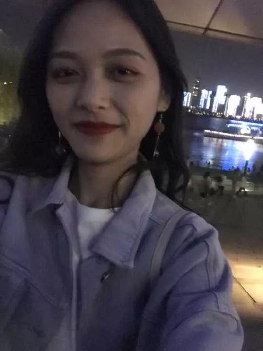 朱悦的照片,光影中的青春印记