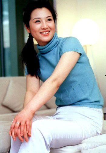 央视女主播王欢丈夫,幸福家庭背后的坚强丈夫